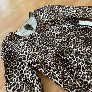 GUESS LEOPARD PRINT BOMBER JACKET